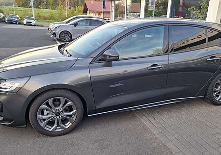 Ford Focus ST-Line X Schiebedach Mild Hybrid Sync 4