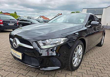 Mercedes-Benz A 220 d Lim. Automatik/Navi/Spur