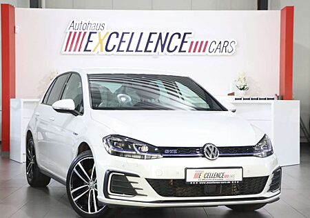 VW Golf Volkswagen VII GTE 1.4 TSI DSG / LED / NAVI-DM / ST.HZ