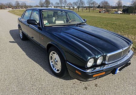 Jaguar XJ6 XJ 3.2 Executive