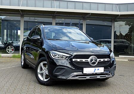 Mercedes-Benz GLA 200 Aut. Navi Teilleder Kamera