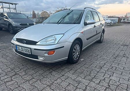 Ford Focus 1.6 Ghia Autom.