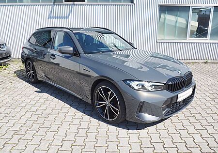 BMW 320 d Touring xDrive Aut.*M Sp*AHK*HiFi*Sthzg*ACC