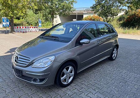 Mercedes-Benz B 170