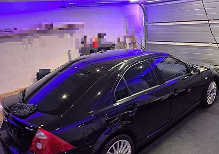 Ford Mondeo 3.0 V6 ST 220