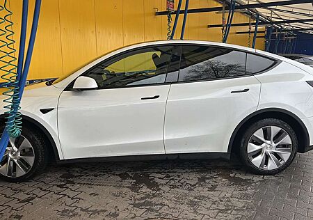 Tesla Model Y Long Range EAP – AHK – Wallbox