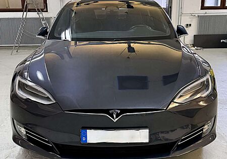 Tesla Model S Dual Motor Allradantrieb Performance