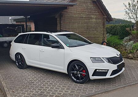 Skoda Octavia Combi 2.0 TSI DSG RS 230