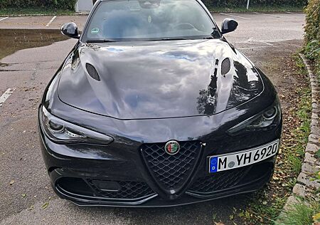 Alfa Romeo Giulia 2.9 V6 Bi-Turbo AT8 Quadrifoglio