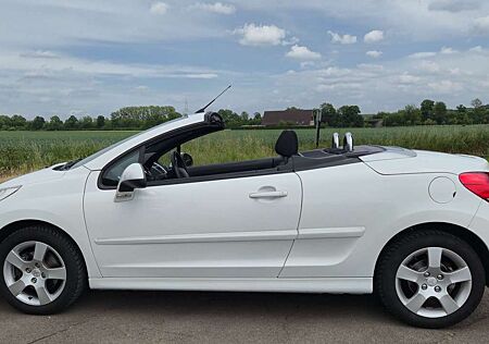 Peugeot 207 CC 120 VTi Black&White Edition