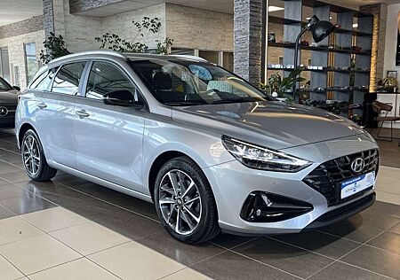 Hyundai i30 Edition 30+ LED Navi R.Cam SHZ PDC DAB+