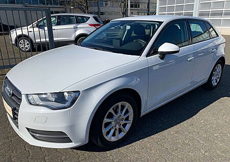 Audi A3 Sportback attraction Alu- Navi- PDC- SHZG