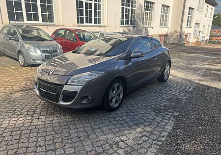 Renault Megane Dynamique 77 KW 106 PS Winterreifen Tüv 10 2027