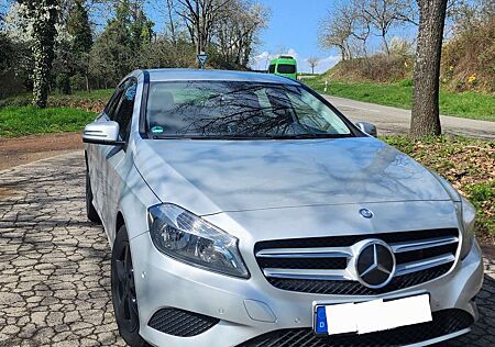 Mercedes-Benz A 180 (BlueEFFICIENCY)