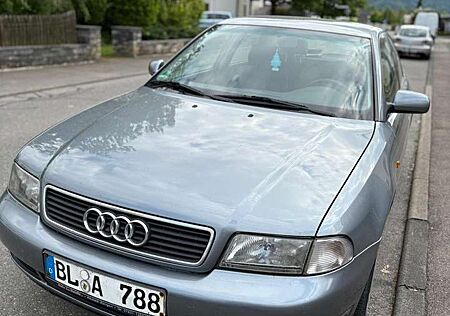 Audi A4 1.6