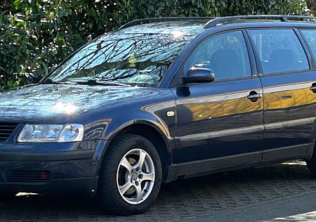 VW Passat Variant Volkswagen 1,6 Trendline Automatik Alu AHK