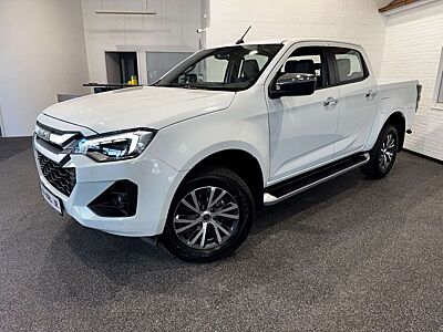 Isuzu D-Max Double Cab 4WD LSE LED ACC PDC KAMERA