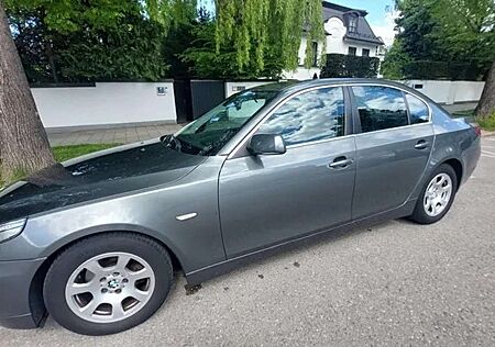 BMW 523i 523