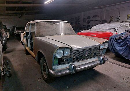 Fiat 2300 Limousine fertig geschweisst NOS Schiebedach