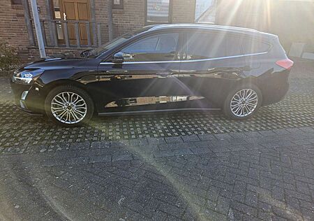 Ford Focus Turnier TITANIUM Klima Navi Sitzheizung