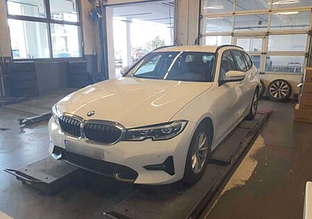 BMW 320 d Sport Line / Teilleder /