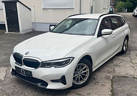BMW 320 d Sport Line / Teilleder /