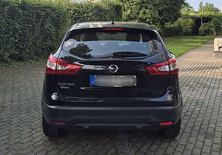 Nissan Qashqai 1.2 DIG-TACENTA