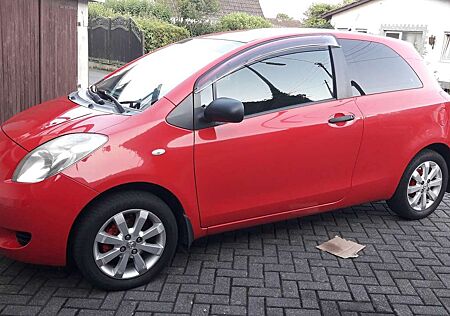Toyota Yaris 1.0 VVT-i Luna