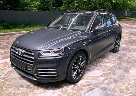 Audi Q5 55 TFSI e quattro sport