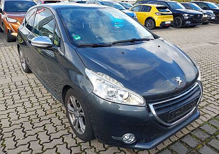Peugeot 208 Allure+Tüv&Insp. Neu+Navi+PDC+