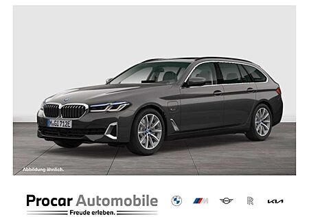 BMW 530 e xDrive Luxury Line HUD PANO ACC RFK NAVI