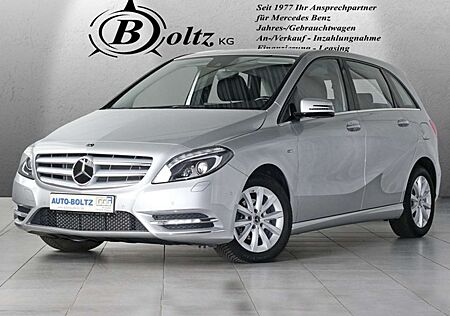 Mercedes-Benz B 180 Klimaa. BiX ILS Navi Parkass. Kamera