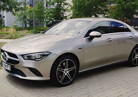 Mercedes-Benz CLA 250 CLA 250e