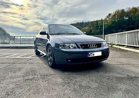 Audi S3 1.8 T quattro Mineralgrau AMK