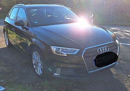 Audi A3 35 TFSI cylinder on demand Limousine sport