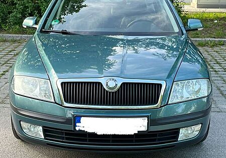 Skoda Octavia 2.0 FSI Ambiente TÜV neu**