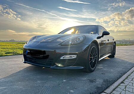 Porsche Panamera Turbo S