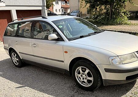 VW Passat Variant Volkswagen 1.6 Comfortline