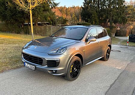 Porsche Cayenne Hybrid PlugIn S E-Hybrid Platinum Edition