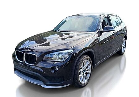 BMW X1 18 i sDrive *1.HAND/OPA`S SCHÄTZLE/XENON/AHK*