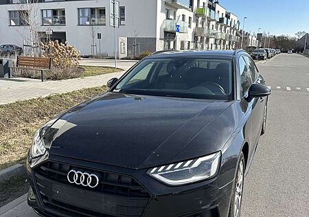 Audi A4 Avant 30 TDI S tronic line