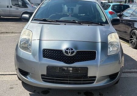 Toyota Yaris Cool
