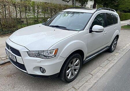Mitsubishi Outlander 2.2 DI-D 4WD TC-SST Invite