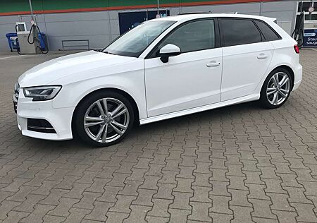 Audi S3 2.0 TFSI quattro 1.Hand *ACC*Spur*Matrix*Facelift