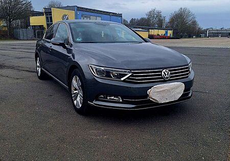 VW Passat Volkswagen 2.0 TDI SCR (BlueMotion Technology) Highline