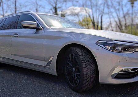 BMW 540 BMW 540i xDrive Touring | Vollausstattung | Standheizung | HUD | H/K | Night Vision