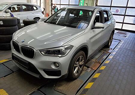 BMW X1 20i AUT. +NAVI+LED+PDC+SHZ+MFL+LORDOSE+BT+ALU