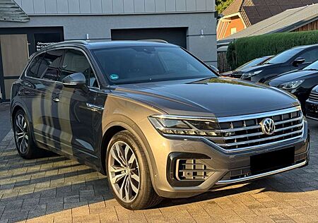 VW Touareg Volkswagen R-Line 4Motion