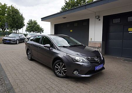 Toyota Avensis 2.0 D-4D Life KLIMA+NAVI+KAMERA+XENON+AHK+ALU+6Gan
