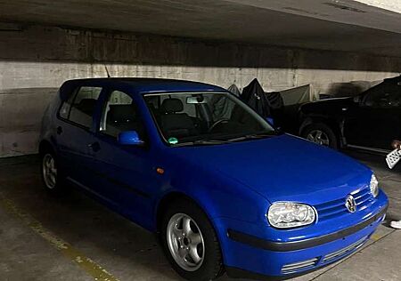 VW Golf Volkswagen 1.6